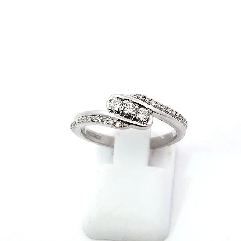 10K White Gold 0.20 cttw Diamond Ring