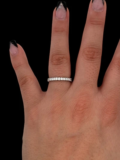 14K White Gold cttw Diamond Band- Size 6