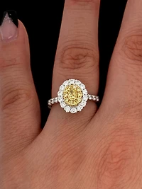 18K White Gold 1.31 cttw Natural Yellow and White Diamond Ring - 4.5