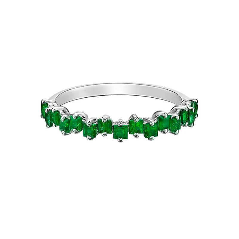 10K White Gold Prong-set Emerald band - 4.5
