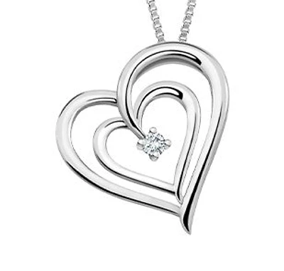 10K White Gold cttw Diamond Heart Pendant