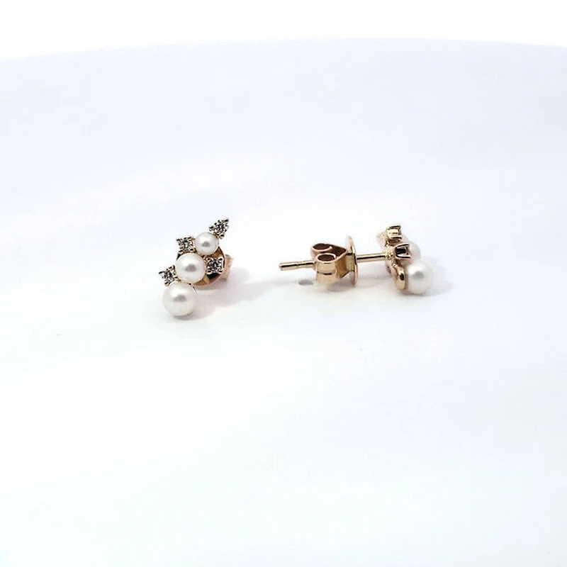 14K Yellow Gold 0.12 cttw Diamond and Pearl Earrings