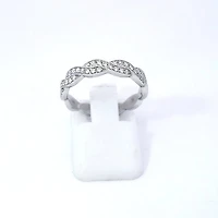 14K White Gold Wavy Diamond Band