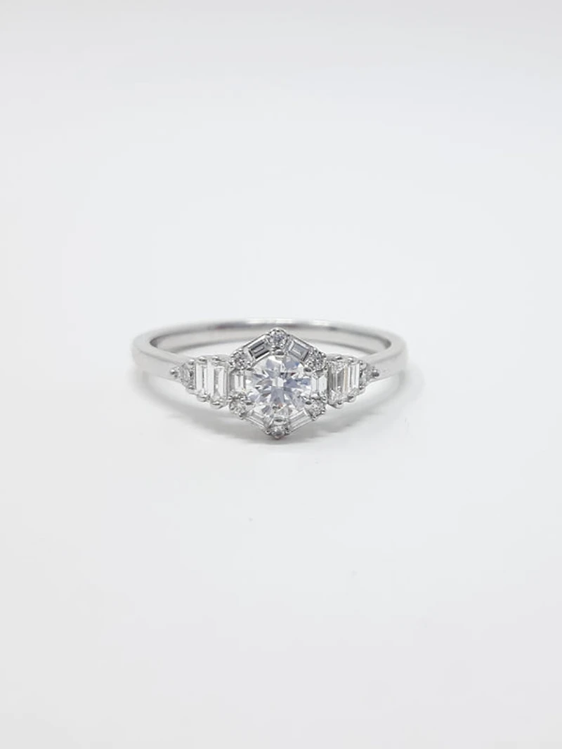 Diamond Engagement Ring - / 4.5