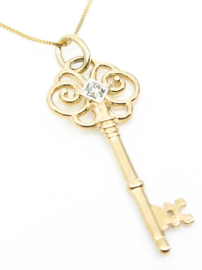 10K Yellow Gold 0.02cttw Canadian Diamond Key Necklace, 18”