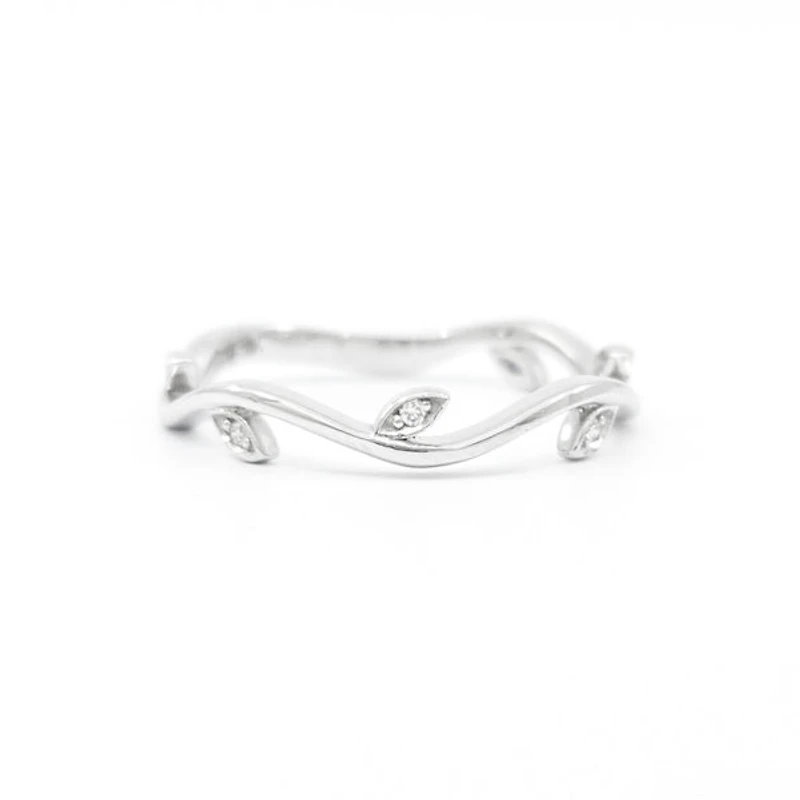 10K White Gold 0.024cttw Round-Cut Diamond Ring, size 6.5