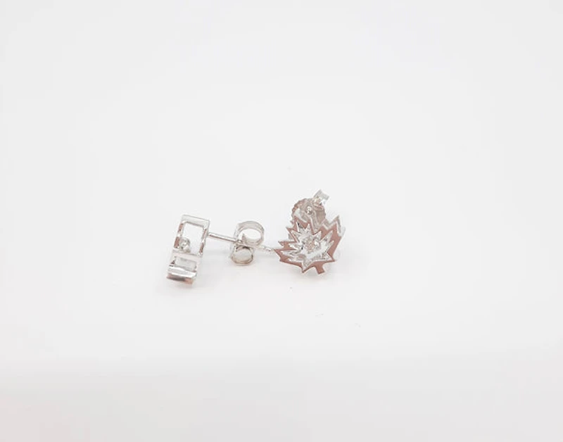 10K White Gold Canadian Diamond 0.08cttw Earrings