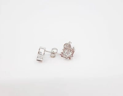 10K White Gold Canadian Diamond 0.08cttw Earrings