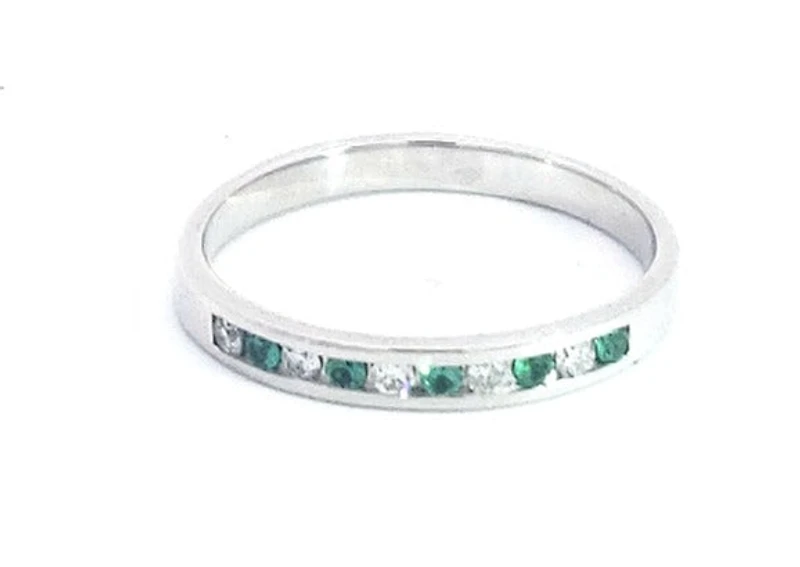 14K White Gold Emerald and Diamond Ring - Size 6
