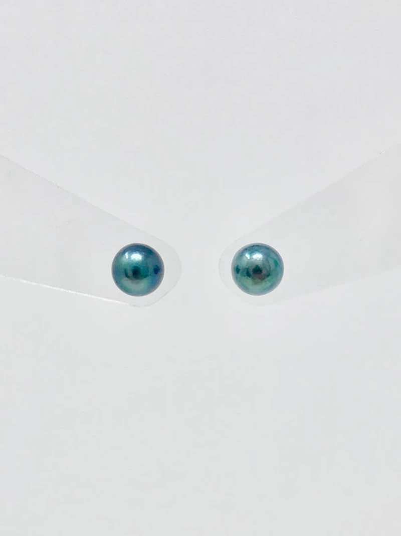 Cultured Black Pearl Stud Earrings