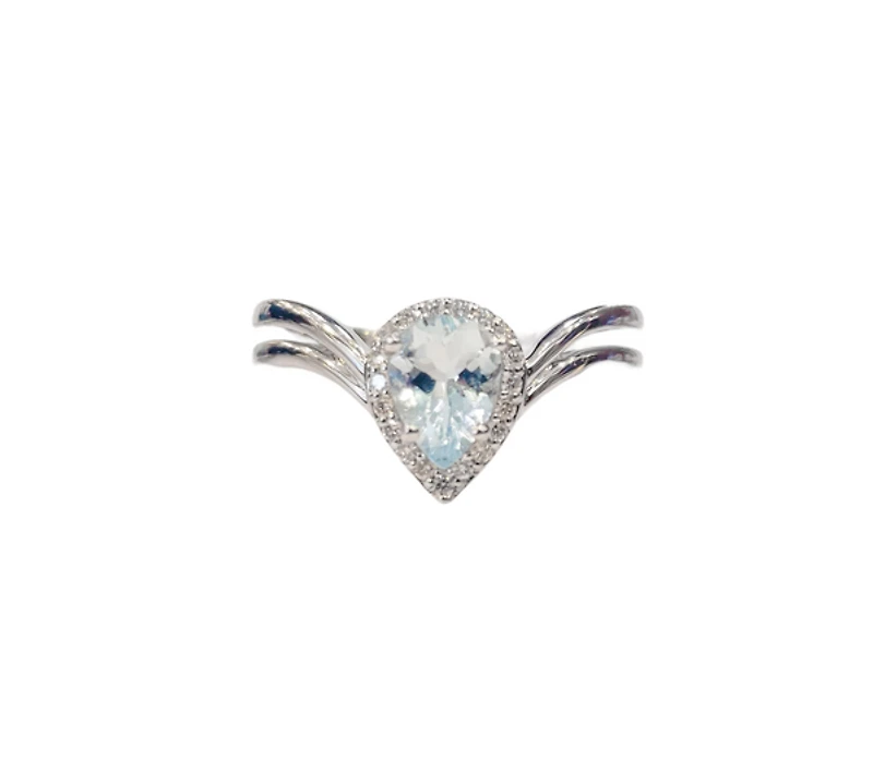 10K White Gold 0.60cttw Aquamarine and 0.10cttw Diamond Ring, size 7