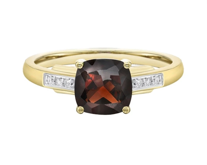10K Yellow Gold 7mm Cushion Cut Garnet and 0.051cttw Diamond Ring - 4.5