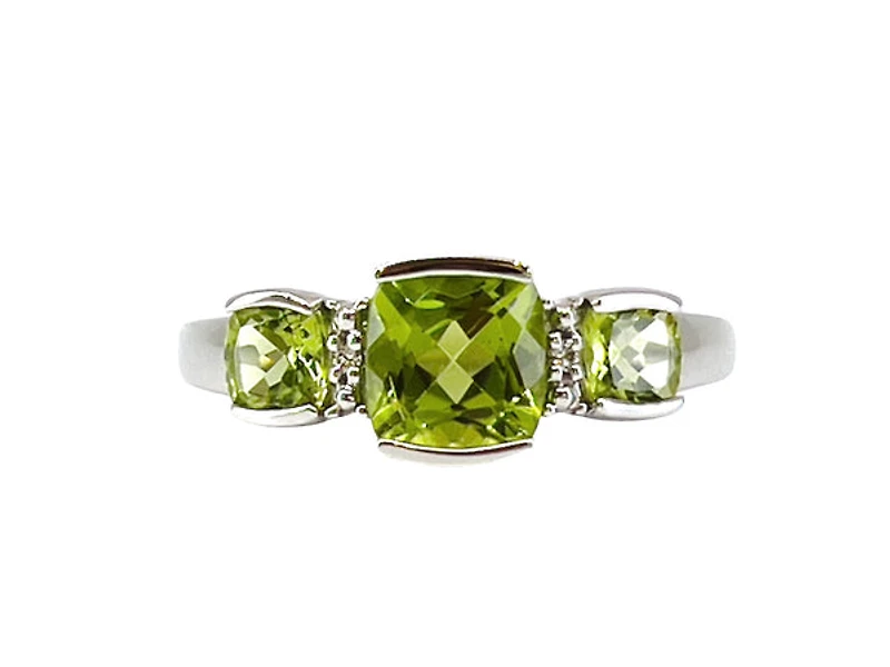 10K White Gold 1.50cttw Genuine Peridot and 0.014cttw Diamond Ring - 4.5