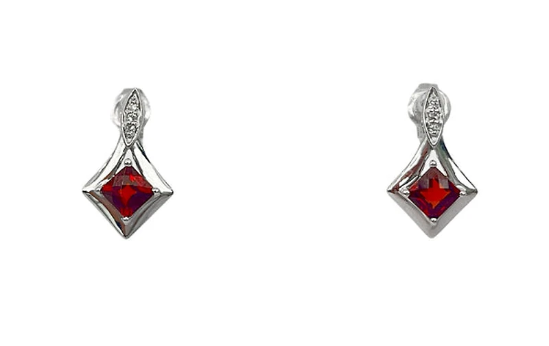 10K White Gold Garnet Stud Earrings