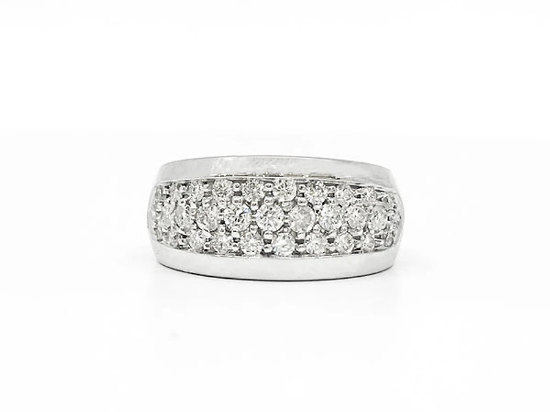 14K White Gold 0.80cttw Diamond Pave Ring, size 6
