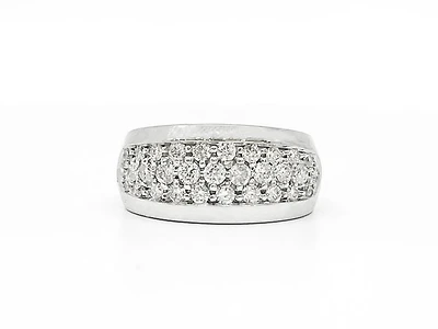 14K White Gold 0.80cttw Diamond Pave Ring, size 6