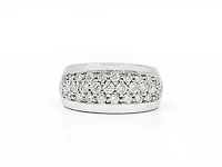 14K White Gold 0.80cttw Diamond Pave Ring, size 6