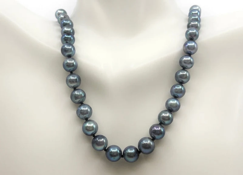 Black Cultured Graduated Pearl Strand with14K Yellow Gold Pearl Clasp - 18"