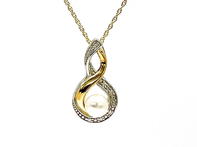 10K 2 Tone Pearl 4.5-5mm and Diamond Pendant, 18"
