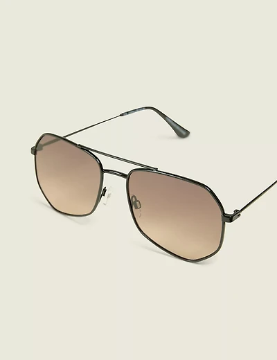 Black Metal Aviator Sunglasses