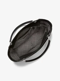 Jet Set Large Logo Shoulder Bag