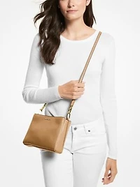 Sac à bandoulière Trisha de taille moyenne en cuir grainé