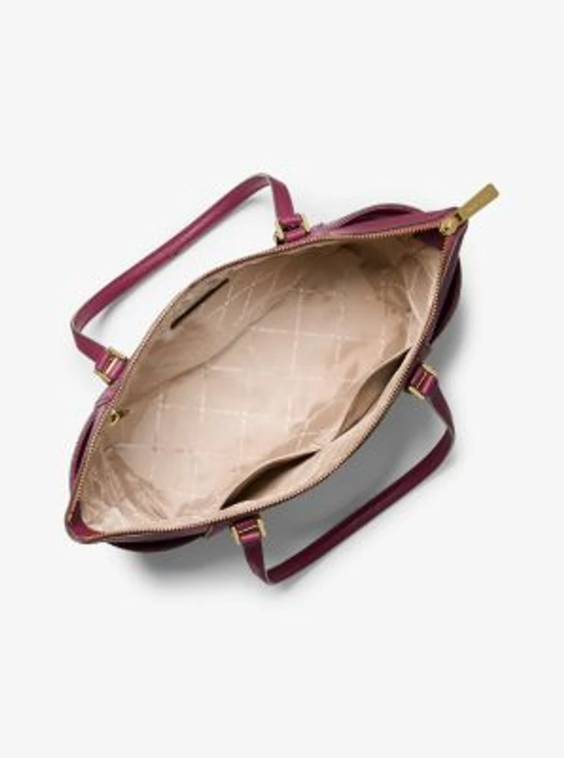 Grand sac fourre-tout Charlotte à logo et en cuir fermeture éclair sur le dessus