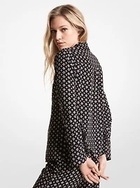 Chemise de pyjama en crêpe froissé à imprimé de médaillons et à clous