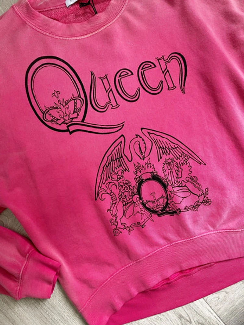 classic queen crest sweatshirt