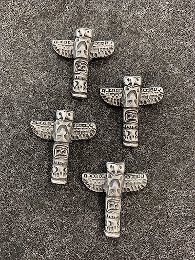 Totem Pole Magnet Set