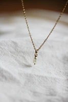 TINY PEARL NECKLACE