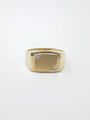 10K Yellow Gold 0.016cttw Diamond Signet Ring