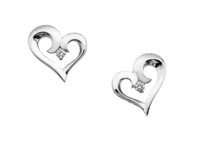 10K White Gold 0.04cttw Canadian Diamond Heart Stud Earrings