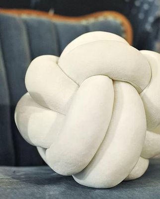 Cream Knot Pillow - Noise & Feathers