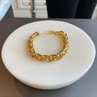 lasso bracelet