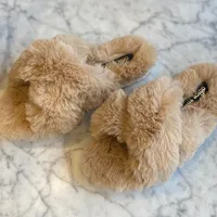 pillar slippers