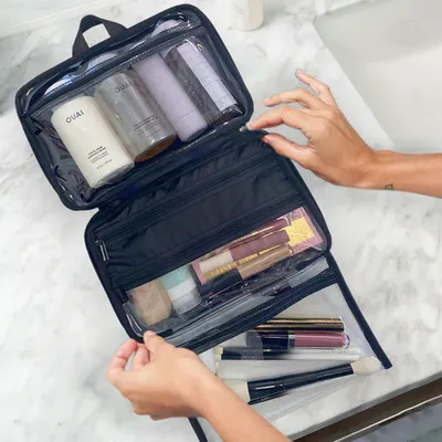 HANGING TOILETRY CASE