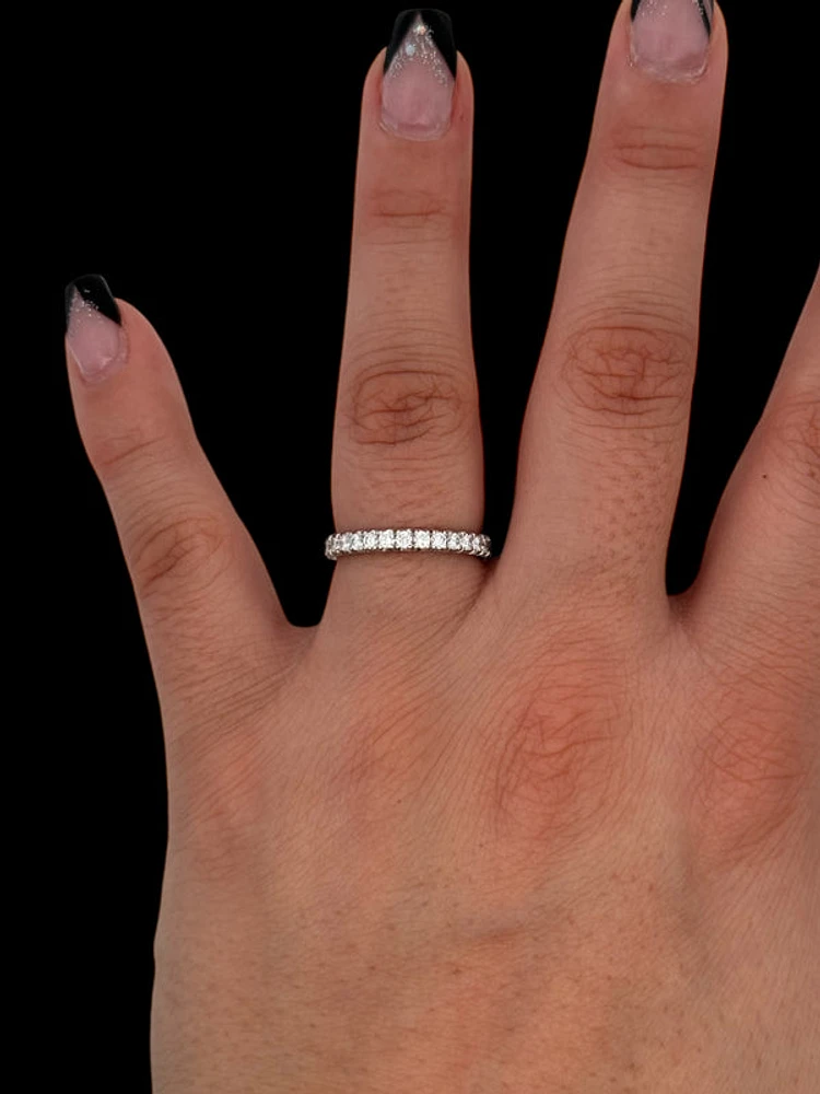 14K White Gold cttw Diamond Band- Size 6