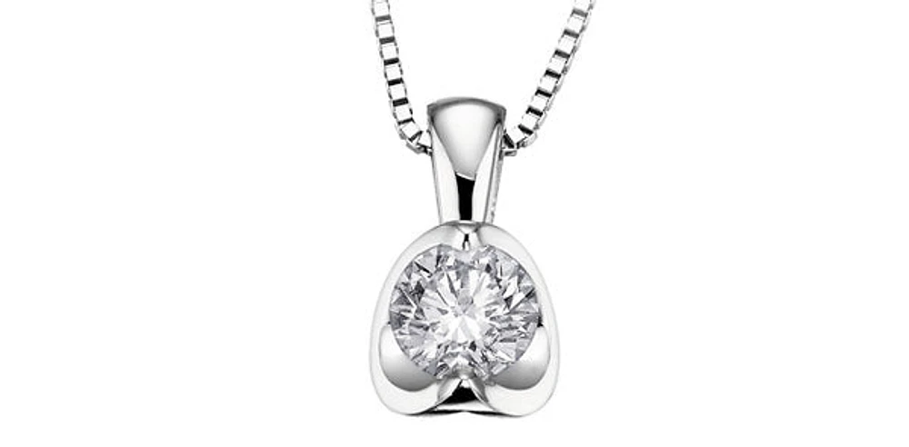 14K White Gold 0.10cttw Canadian Diamond Mezza Luna Necklace
