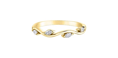 10K Yellow Gold 0.14 cttw Diamond Ring - 4
