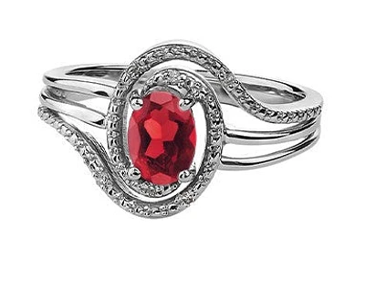 925 Sterling Silver 7 x 5mm Garnet and 0.03cttw Diamond Ring - Size 6