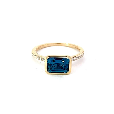 14K Yellow Gold  1.28cttw Blue Topaz and 0.14cttw Diamond Ring - Size 6