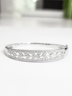 10K White Gold 0.56cttw Diamond Bangle, 7"