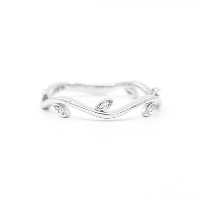 10K White Gold 0.024cttw Round-Cut Diamond Ring, size 6.5