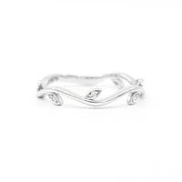 10K White Gold 0.024cttw Round-Cut Diamond Ring, size 6.5