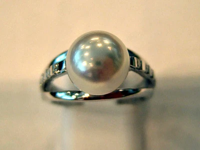 PEARL AND DIAMOND RING