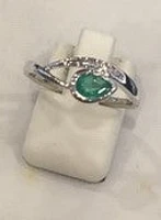 10K White Gold Emerald & Diamond Ring-Size 6.5