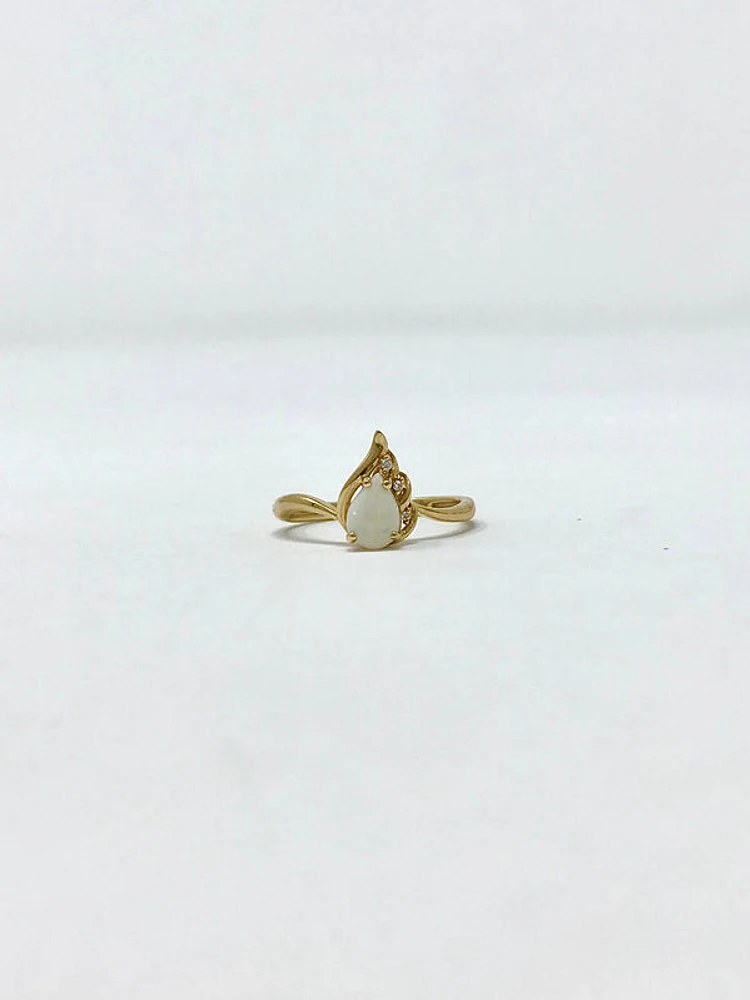 10K Yellow Gold Opal and Diamond Ring- Size 6.5