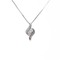 10K White Gold 0.25cttw Diamond Pendant, 18"