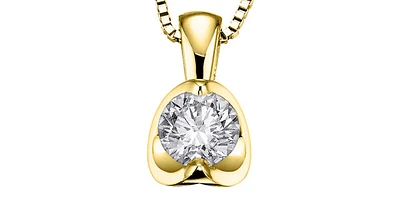 14K White Gold 0.20cttw Canadian Diamond Mezza Luna Necklace